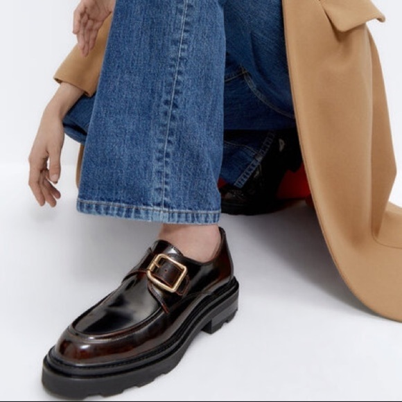 NWT. Uterque Black/Brown Glossy Finish Loafers. Size 6. - Picture 3 of 6